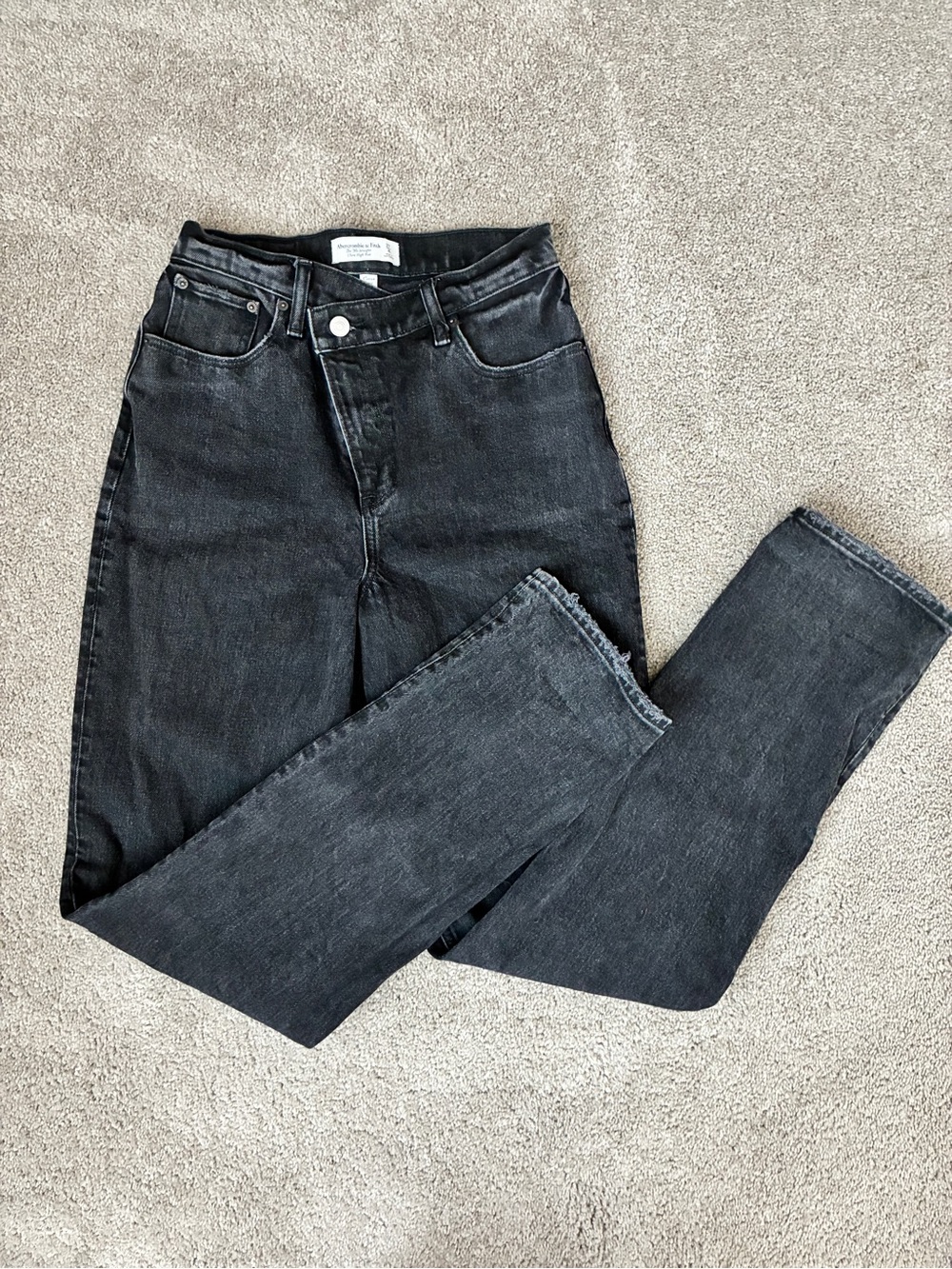 Abercrombie & Fitch 90’s Straight Ultra High Rise Jeans